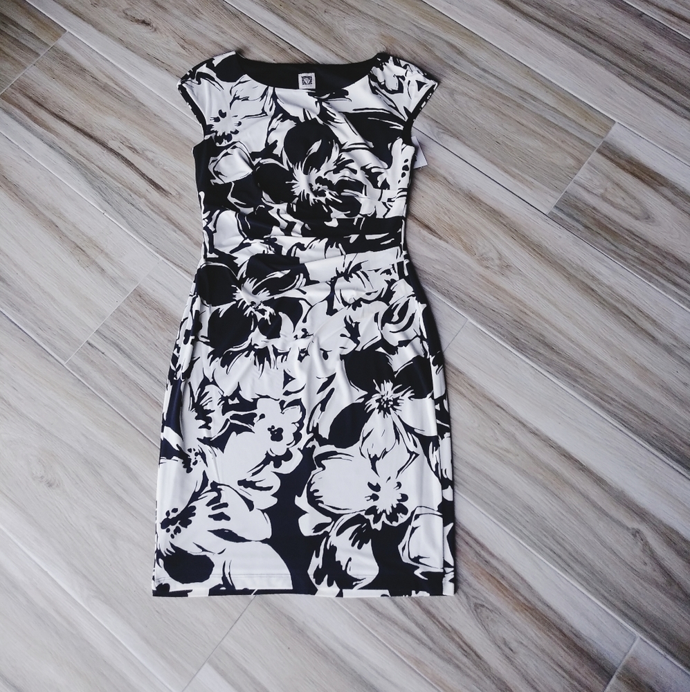 NWT Size 8 Anne Klein Black White Floral Dress